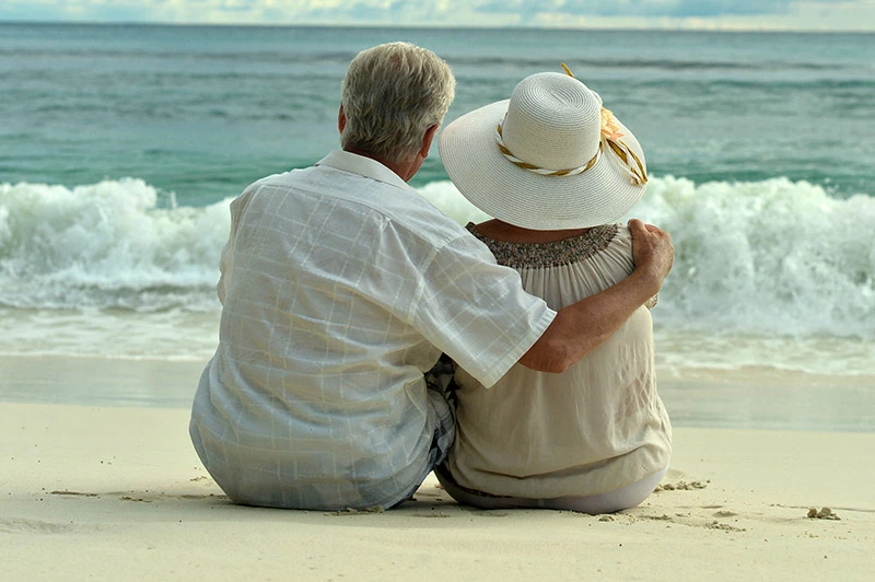 Smart Health Insurance senior couple at the beach